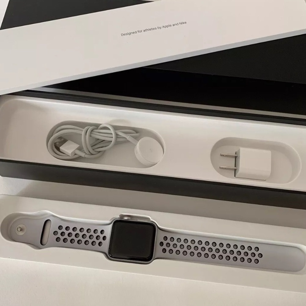 Apple Watch Series 3 42mm Nike+ Edition LTE+GPS